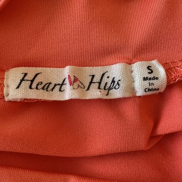 Hearts and Hips scrunchy top - Picture 5 of 16